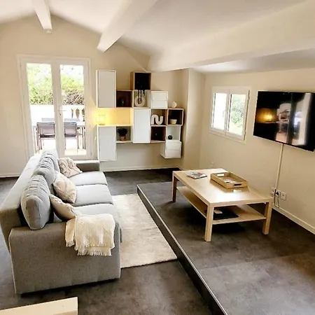 Modern House With Pool - In * Sainte-Maxime