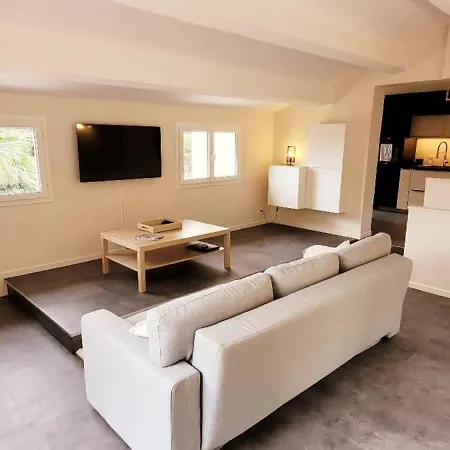 Modern House With Pool - In Sainte-Maxime