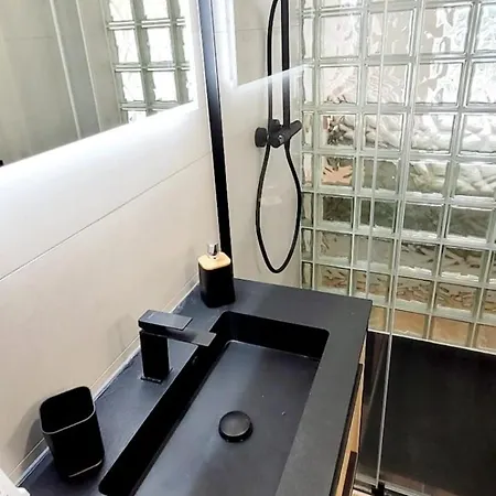 Casa de Férias Modern House With Pool - In *