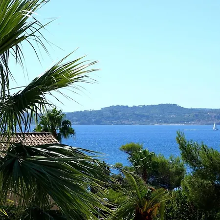 Modern House With Pool - In Casa de Férias Sainte-Maxime